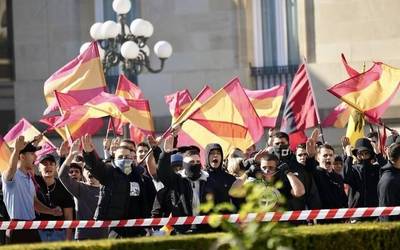 Gazteak eta eskuin muturra