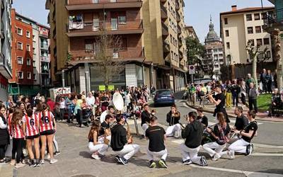 Mauxitxa txarangaren kalejira eta zumba saioa, Korrikari ongietorria egiteko