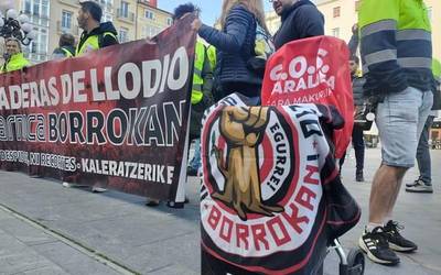 Sindikatuek salatu dute Garnicak edozein konponbide blokeatzen duela Maderas de Llodioko lan gatazkan