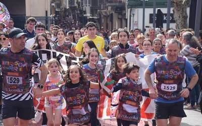 26 elkarteetako eta taldeetako ordezkariek altxatuko dute Korrikaren lekukoa Soraluzen, zapatuan