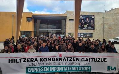 ELAk hiru lan heriotzak salatzeko elkarretaratzea egin du Altsasun