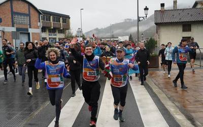 Goienakideen lekukoa aldapan gora eroan dute Antzuolan