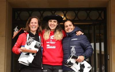 Ahuntzen mendi lasterketako podiuma iruditan