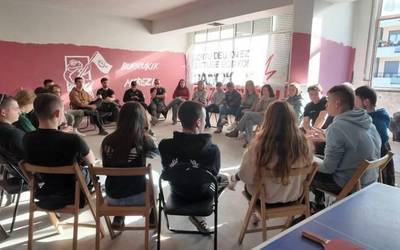 Julio Urkijo eta Abarketagile kaleetako bizilagunentzat oharra