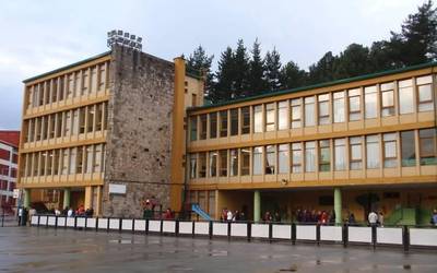 Eskoletatik harago