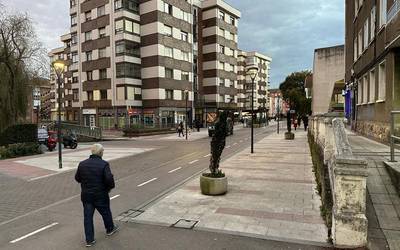 Merkataritza ibilbide gidatuek herriko saltokiak eta haien historia gertutik ezagutzeko aukera emango diete leioaztarrei