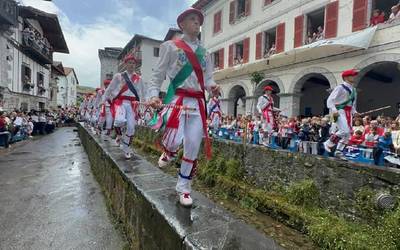 Sanferminetako kartel eta programaren azal lehiaketa deitu du Lesakako Udalak