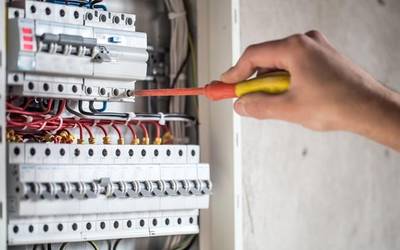 Elektrikaria kontratatzeko lan-eskaintza zabalik dago