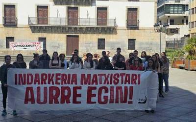 Basauriko hilketa matxista salatu dute