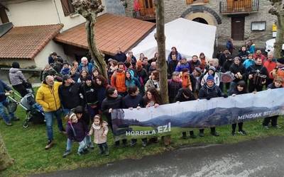 Ikatz Gane makroproiektu eolikoaren kontrako elegiteak biltzen ari da