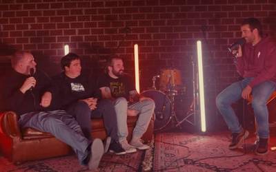 Urtebeteko sorkuntza prozesua kantuz kantu aletu digute NØT taldeko kideek