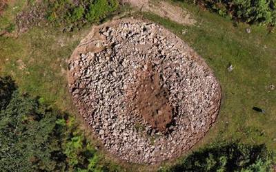 Dolmenen Ibilbideko erakusketa Soraluzen egongo da apirilaren 27tik maiatzaren 9ra, hainbat ekimenez lagunduta.