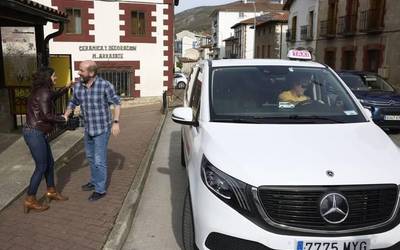 Irurtzun eta Basaburua lotzen duen garraio zerbitzua