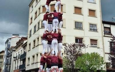 Castells-ak, festak, asteburuko kontuak, garraiolari falta eta gaurkotasuneko batzuk