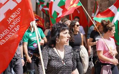 [ARGAZKIAK] Langileen aldeko politikak aldarrikatu ditu LABek maiatzaren 1ean Donezteben egindako manifestazioan