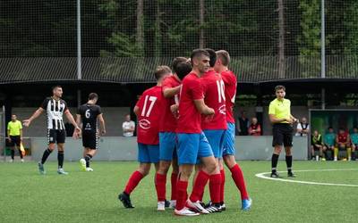 Legazpira kamiseta gorria jantzita joateko eskatu die zaleei Aloña Mendik