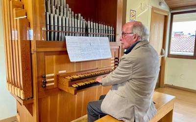 Opari berezia jaso du Luis Aranburu musika eskolak