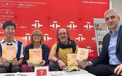 Ane Bastidak Japonian aurkeztu du 'Hideane eta bere lagunak' liburua