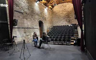 Lorena Arangoa:“Ama Birjinaren inguruko artelanen bat eginen nuke; negozioa eten egin behar dela aldarrikatzeko”