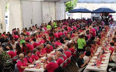 Dena gertu Musakolan festak eztanda egin dezan