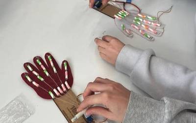 Biokultura umeen artean euskaraz sustatzeko udako programazio berritzailea aurkeztu dute Biook eta Azebarri elkarteek