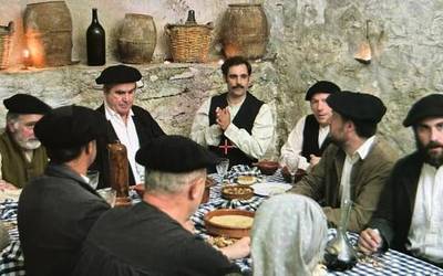 'Ombuaren itzala' filma emanen dute ortziralean Etxalarren
