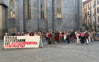 Indarkeria matxistak eragindako "muturreko egoera jasanezinaren" aurkako elkarretaratzea Arrasaten