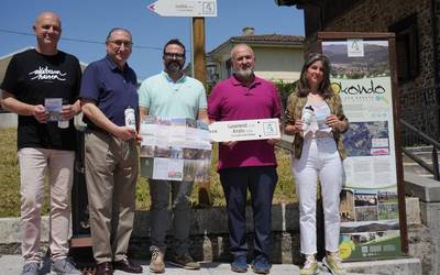 Kuadrillak 'Aiaraldea Trekking' ibilaldiak aurkeztu ditu