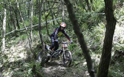 Moto gidarien trial saioa Antzuolan, argazkitan