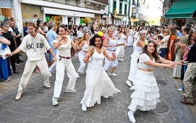 Larunbatean Karibe Konpartsara batu zineten guztiei, mila esker!