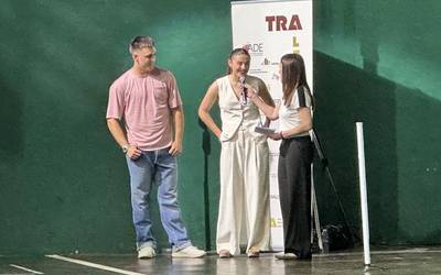 Desfile bat baino gehiago