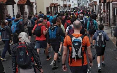600 lagunetik hurbil Baztango Mendi Itzulian