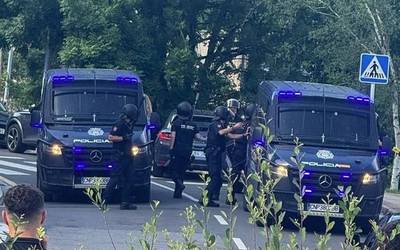 Adin txikiko bat harrera-familiara itzultzeko esku-hartzea egin du Polizia Nazionalak