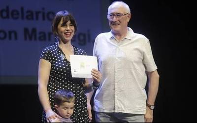 Ione Fernandezek 41. Koldo Eleizalde literatur lehiaketako bi sari lortu ditu