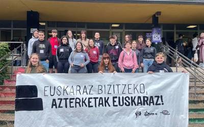 Azterketak euskaraz egin ahal izatea Euskal Herri osoan eskatu dute
