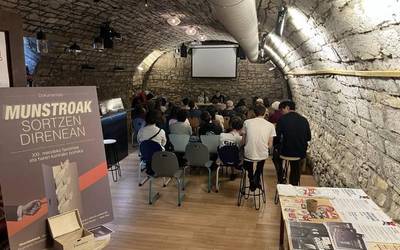 'Munstroak sortzen direnean' dokumentala aurkeztuko dute gaur Etxapen