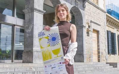 “Niretzat garrantzitsua zen Txakolin Egunean arnasten den giroa islatzea”