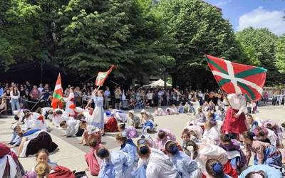 Haur dantzariak protagonista izango dira bihar Zumaian