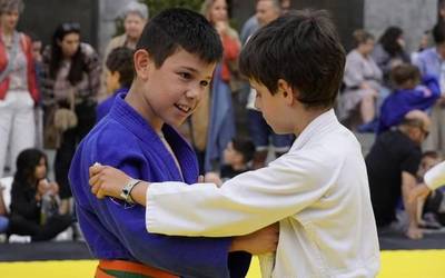 Kodaore judo taldekoek hartu dute herriko plaza
