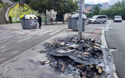 Edukiontzi bat erre dute goizaldean Kontzezino kalean
