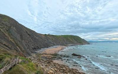 Sopelak bisita gidatuak antolatu ditu udarako, Flysch Bizkaia ardatz hartuta