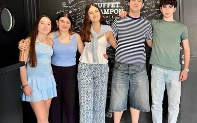 Pariserako bidaiaz gozatzeko aukera izan dute Klarinete Laukoteen Lehiaketako irabazleek