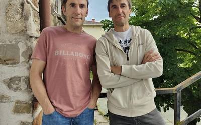 Rock alternatibo doinuekin jantzitako Dear Flakutxo taldearen kantu berriak, sarean