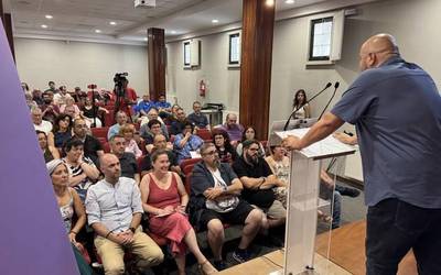 Richar Vaquero Podemos Euskadiko koordinatzaile nagusia Abadiñon