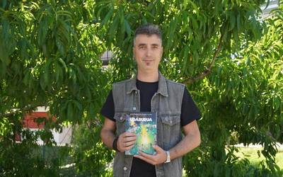 Jon Etxebarria 'Txontxe': "Errituek indibidualismoari aurre egiteko gaitasuna ematen digute"