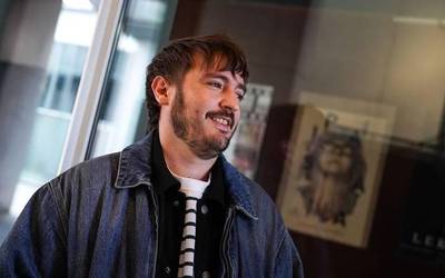 Alots Arregi: "Oraindik ere jasotzen ditut kartelak kaletik"