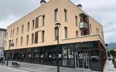 Urduñak erretiratuen etxean proiektu berri bat bultzatuko du taberna-kafetegiaren lizitazioarekin