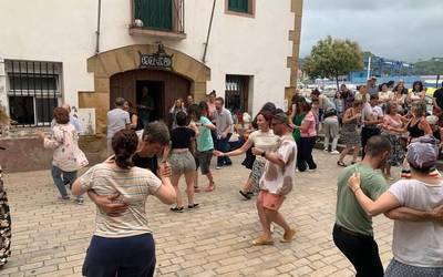 Lindy hop jaialdia egingo dute bosgarrengoz Zumaian
