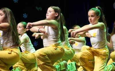 Enara Lanzeta eta Born to dance dantza eskolen ikuskizunak, bihar eta etzi