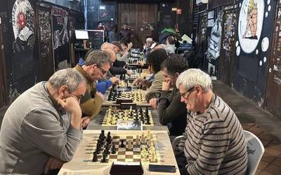 Peoi, alfil eta erregina artean, kartzela zaharraren 26. urteurrena ospatzen